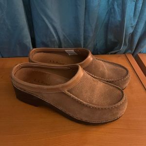 L.L. Bean Women's Tan Suede Clogs